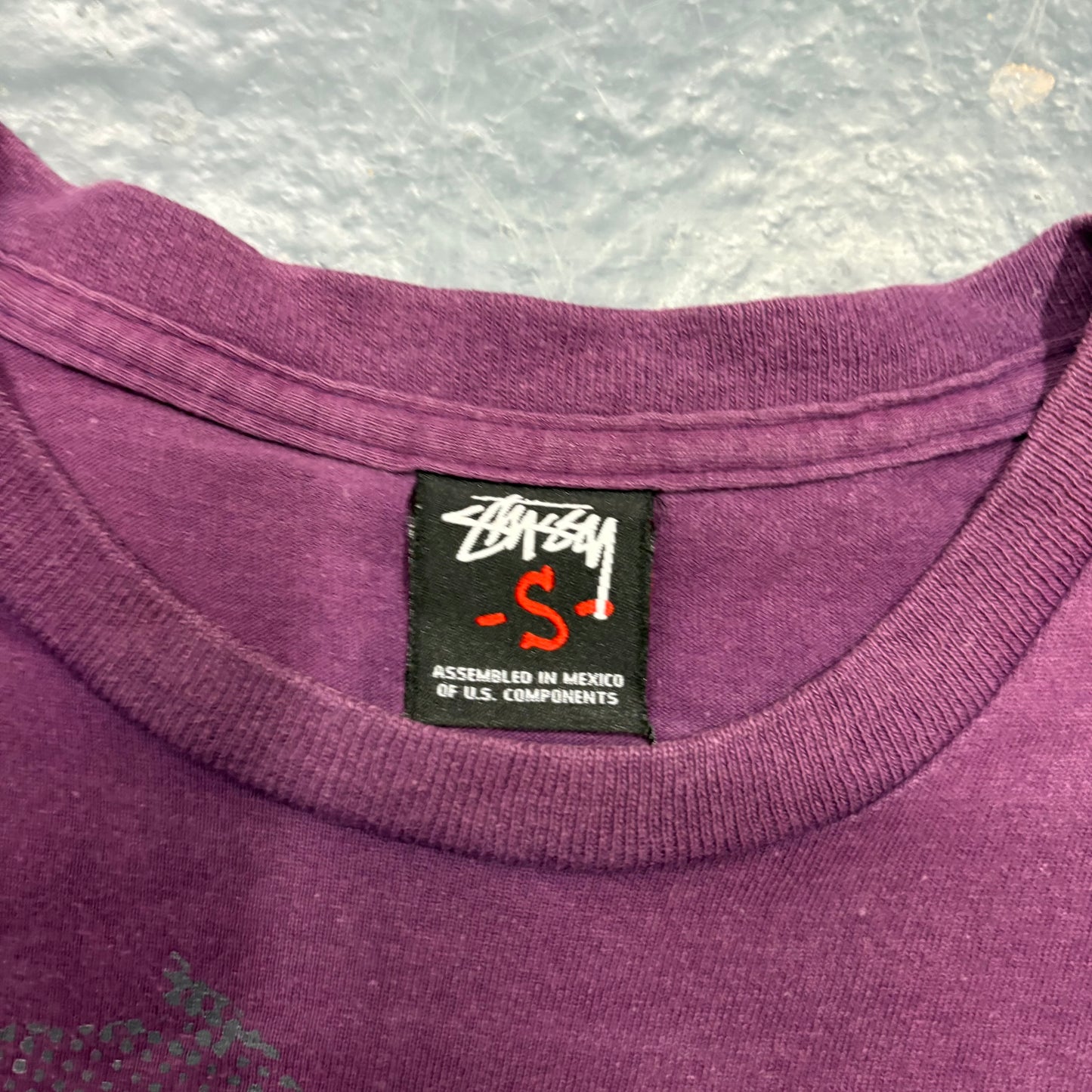 Stussy purple beware of the dogs graphic tee (S)