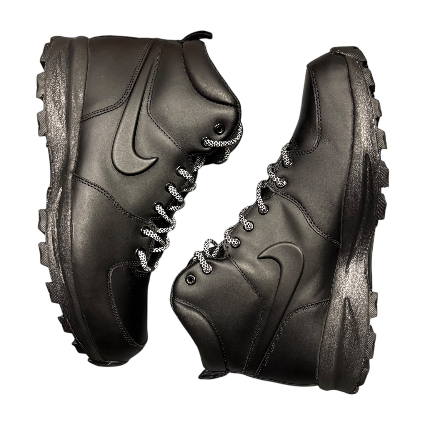Nike manoa black boot (UK11)