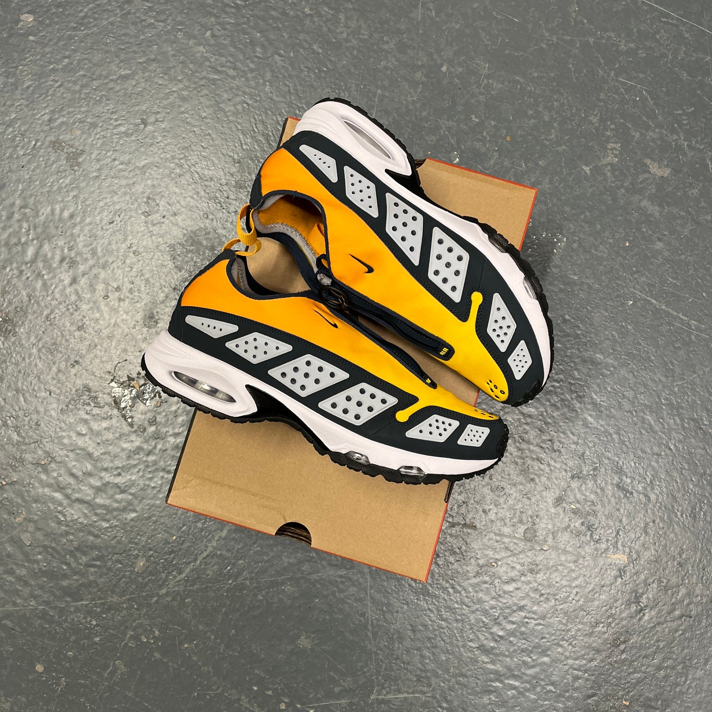 Nike air max Sndr “canyon gold” (UK7.5+9.5)