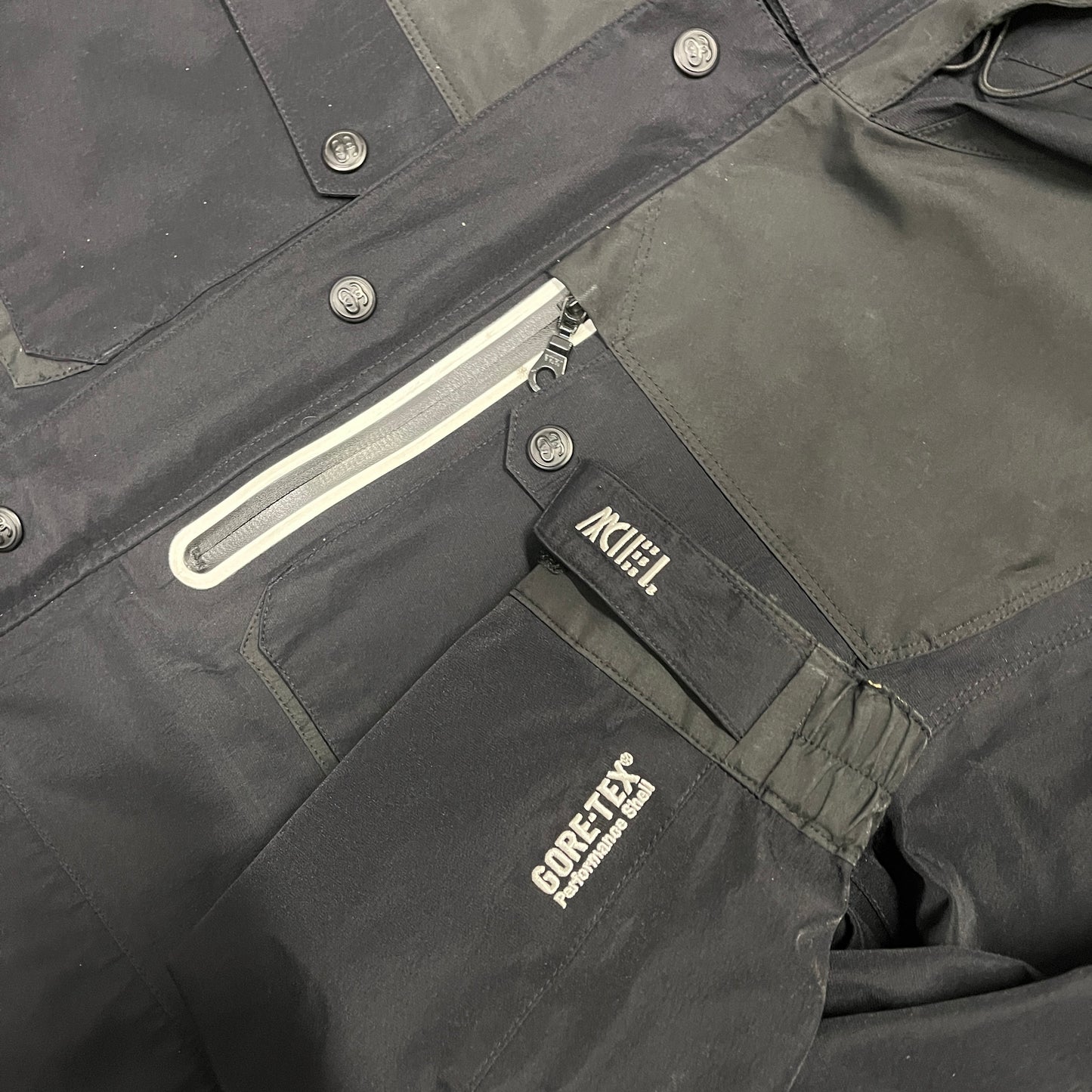 Stussy black goretex shell jacket (L)