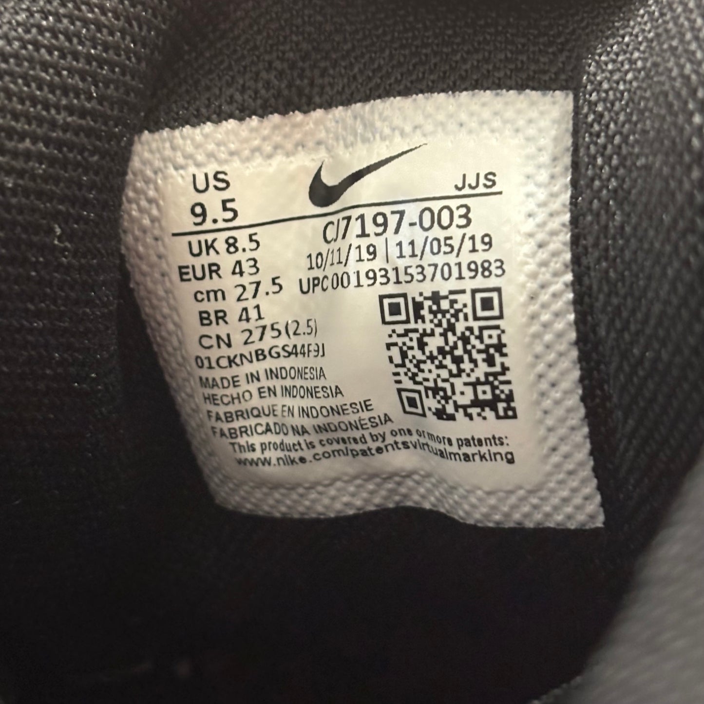 Nike air max 90 undefeated (UK8.5)