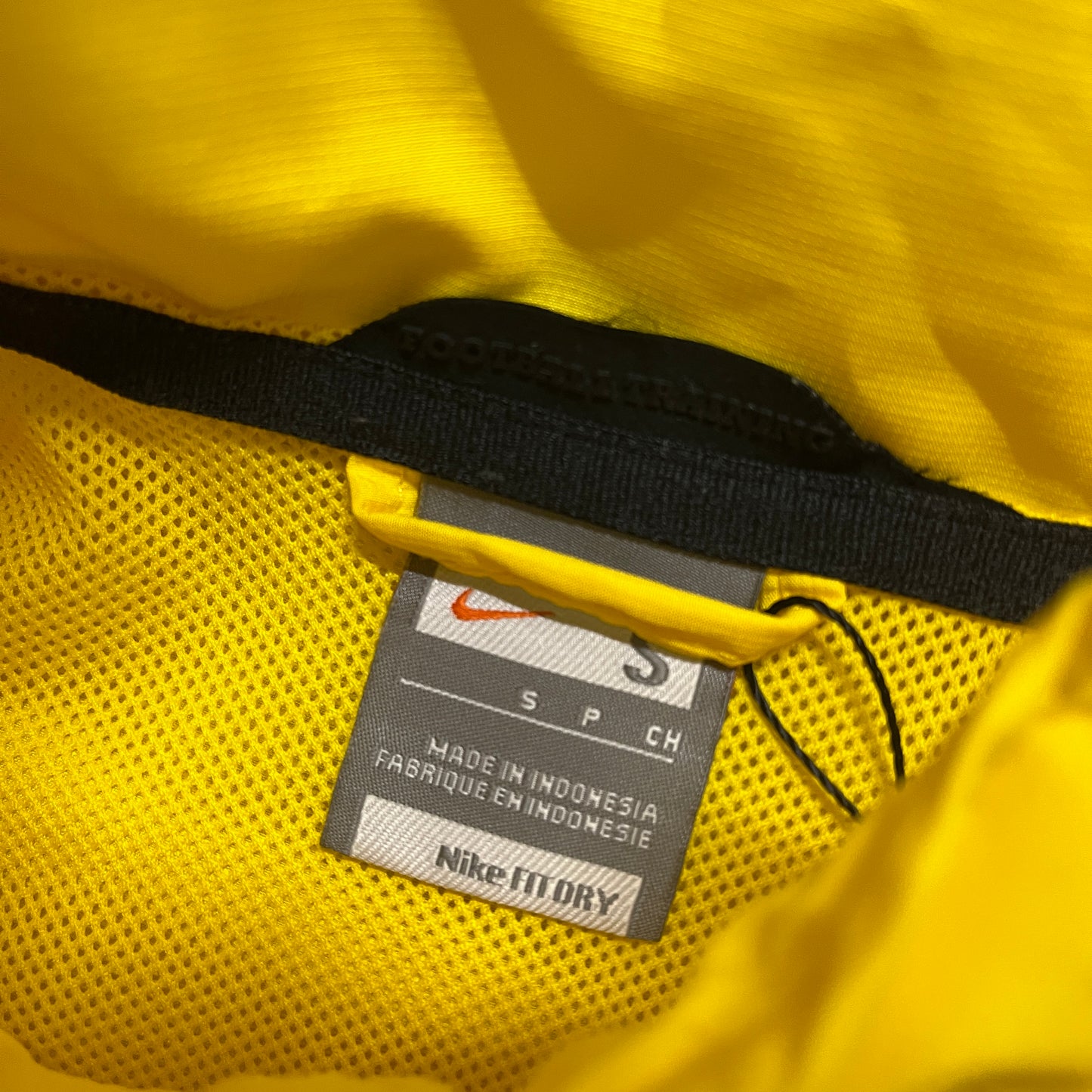 Nike Manchester United yellow and black track jacket (S)