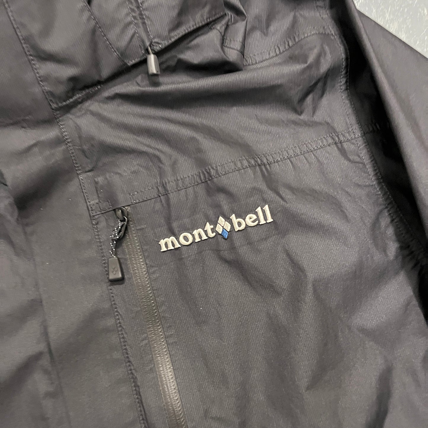 Montbell black goretex shell jacket (M)