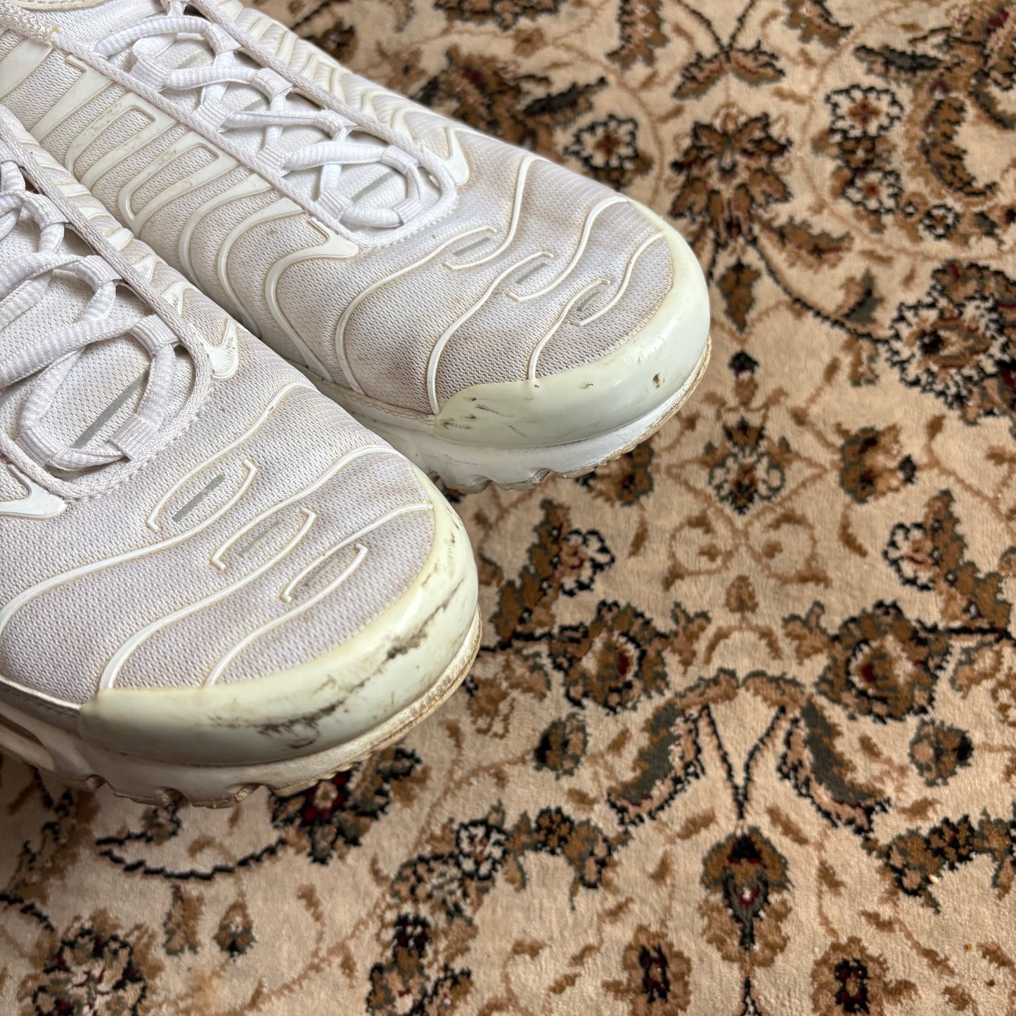Nike Supreme TN white (UK8.5)