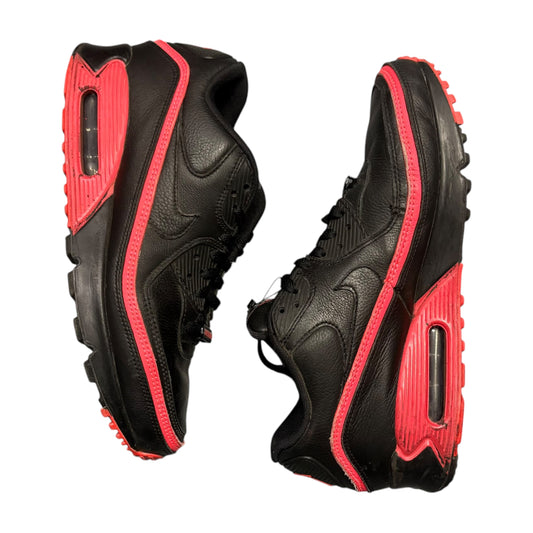 Nike air max 90 undefeated (UK8.5)
