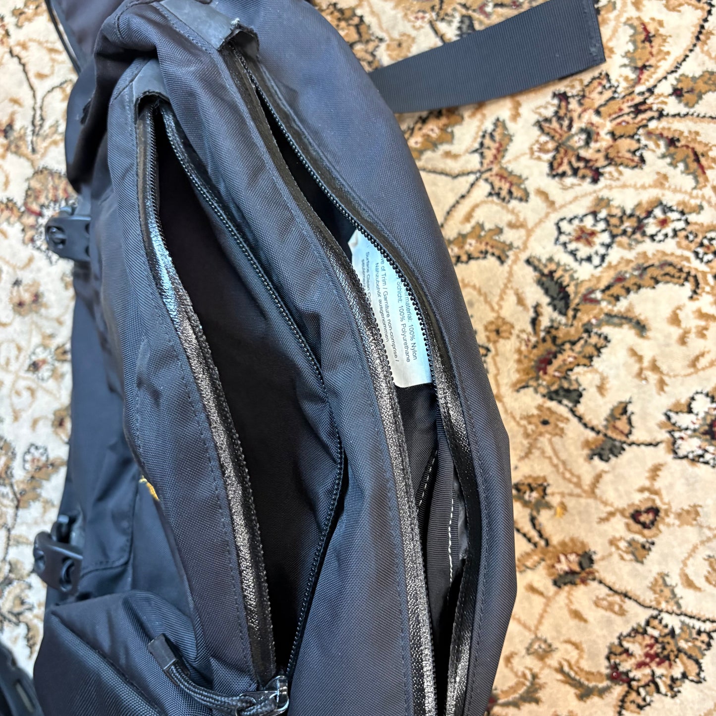 Arcteryx quiver black tri-sling bag