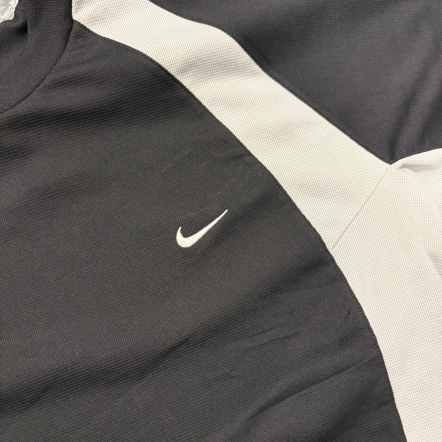 Nike black / white tech t-shirt (L)