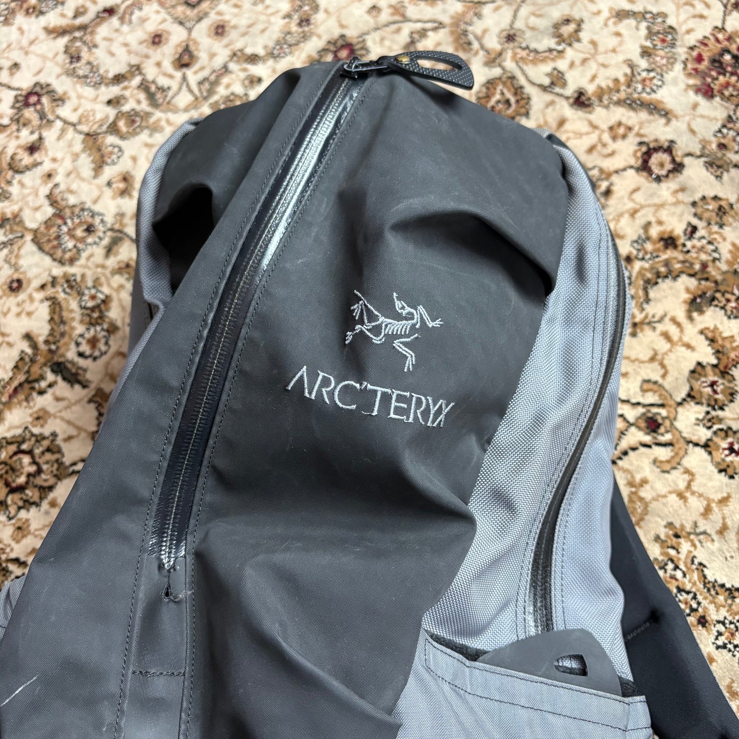 Arc’teryx X Beams grey/black backpack