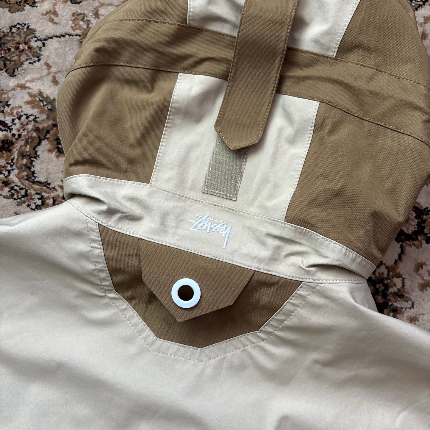 Stussy Olive gore-tex shell jacket (XL)