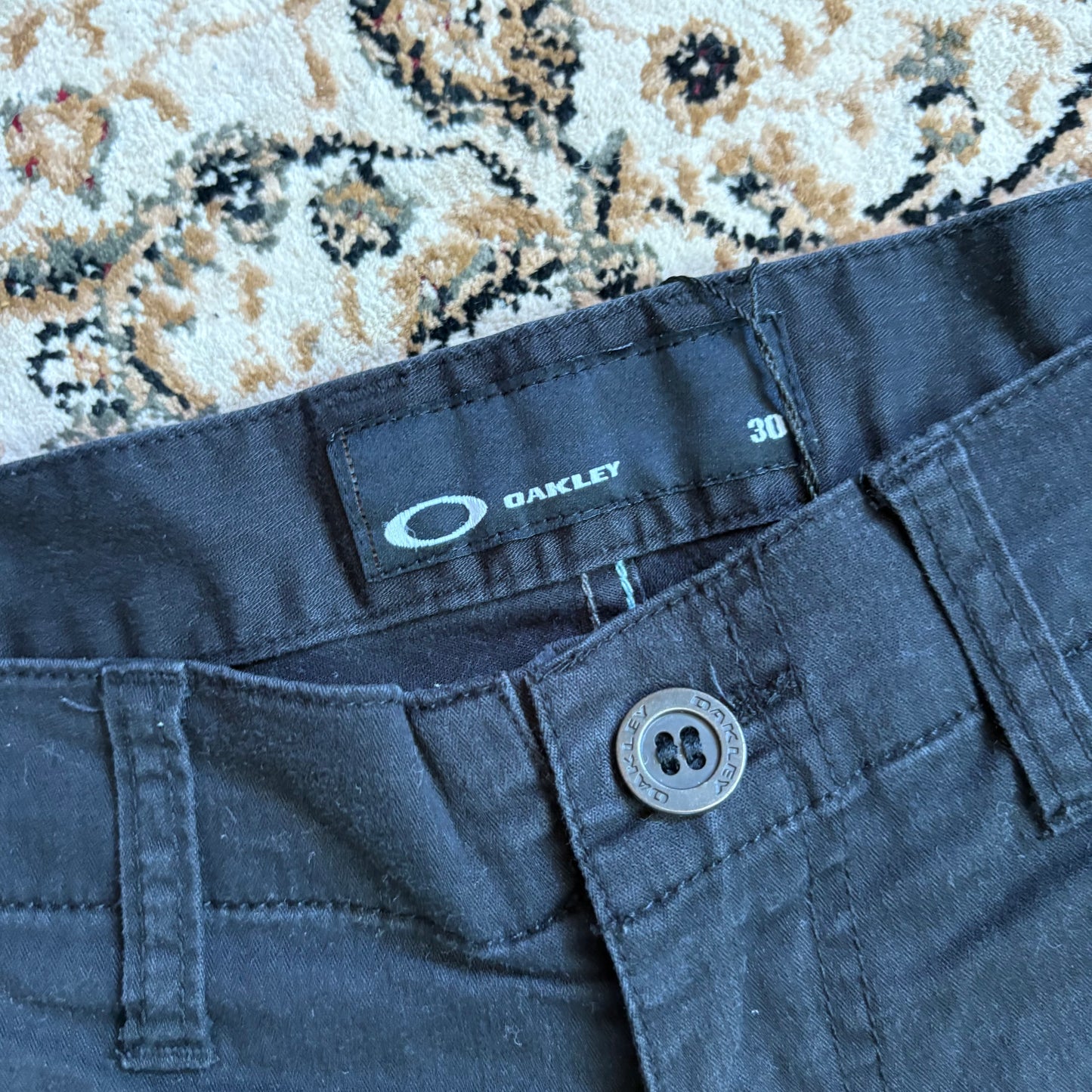 Oakley software black shorts (W30)