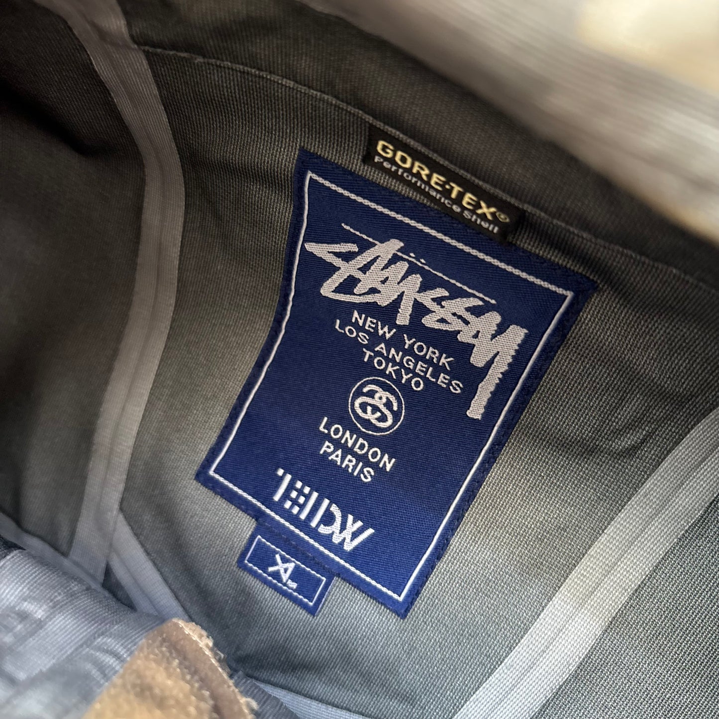 Stussy Olive gore-tex shell jacket (XL)