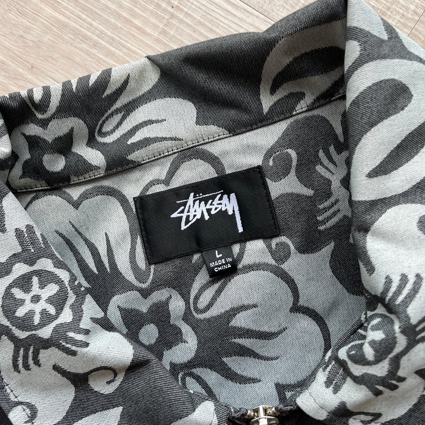 Stussy grey / white floral print jacket (L)