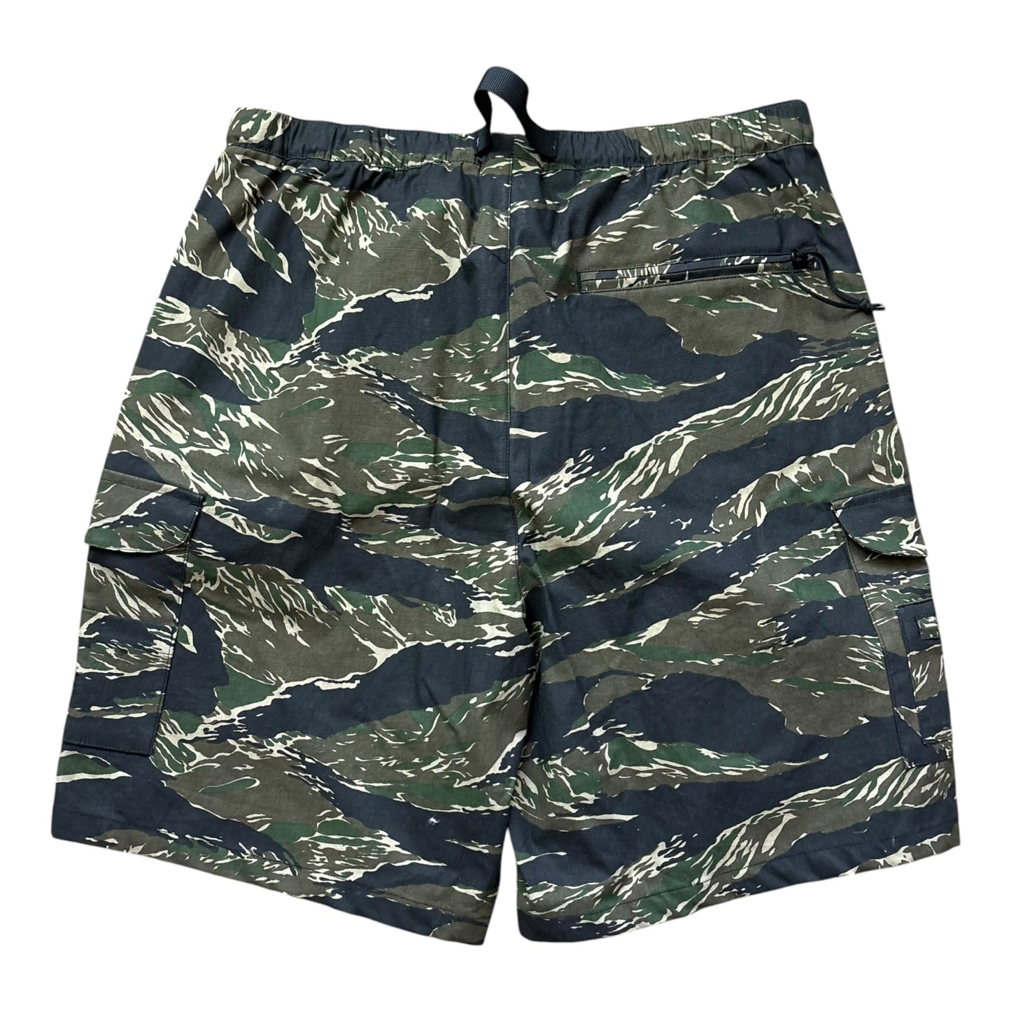 Atoms green cargo shorts BNWT (M)