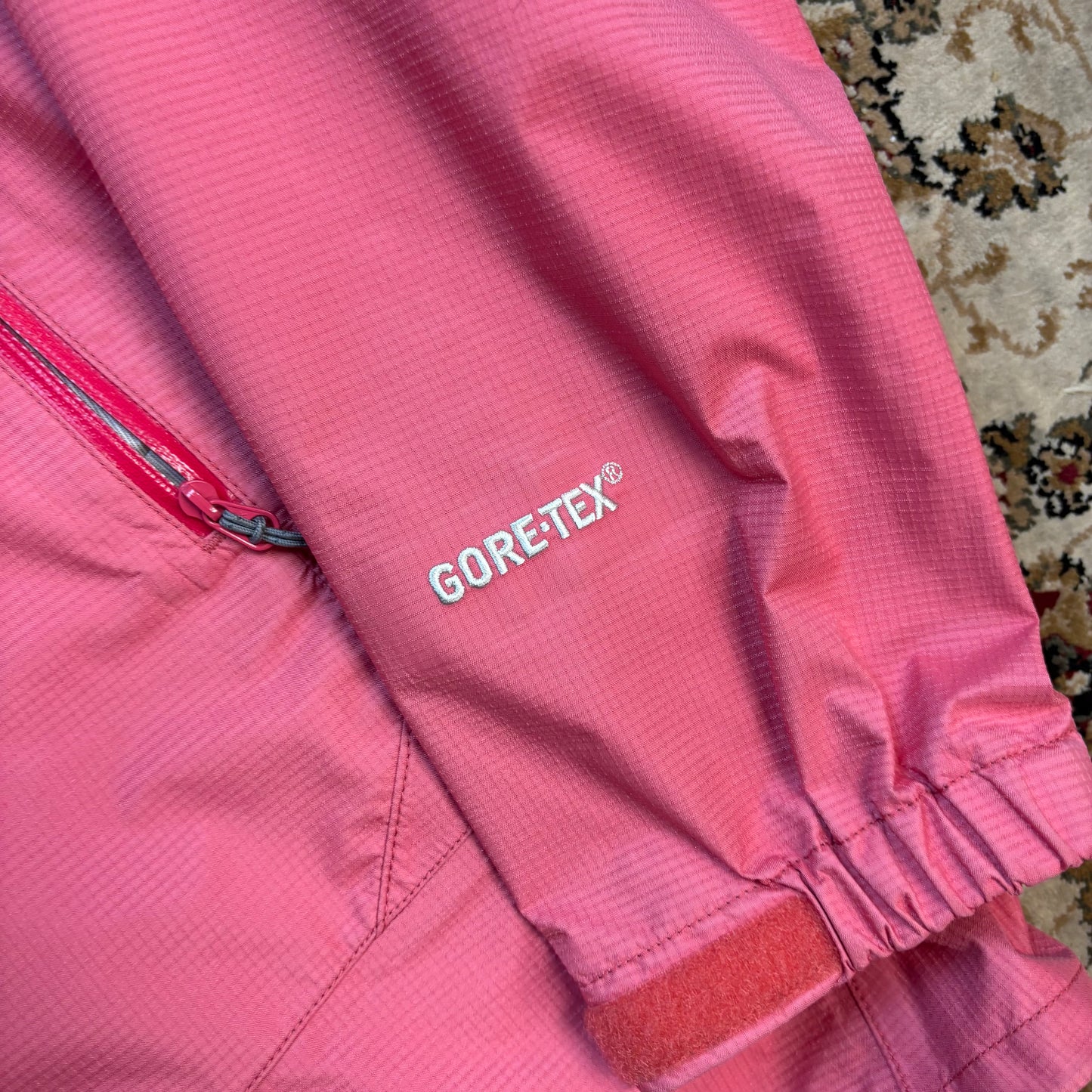 Montbell pink gore-tex shell jacket (M)