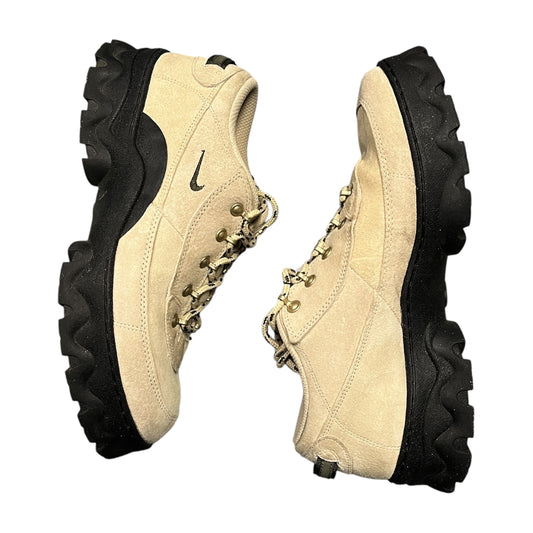 Nike lahar low beige (UK8.5)