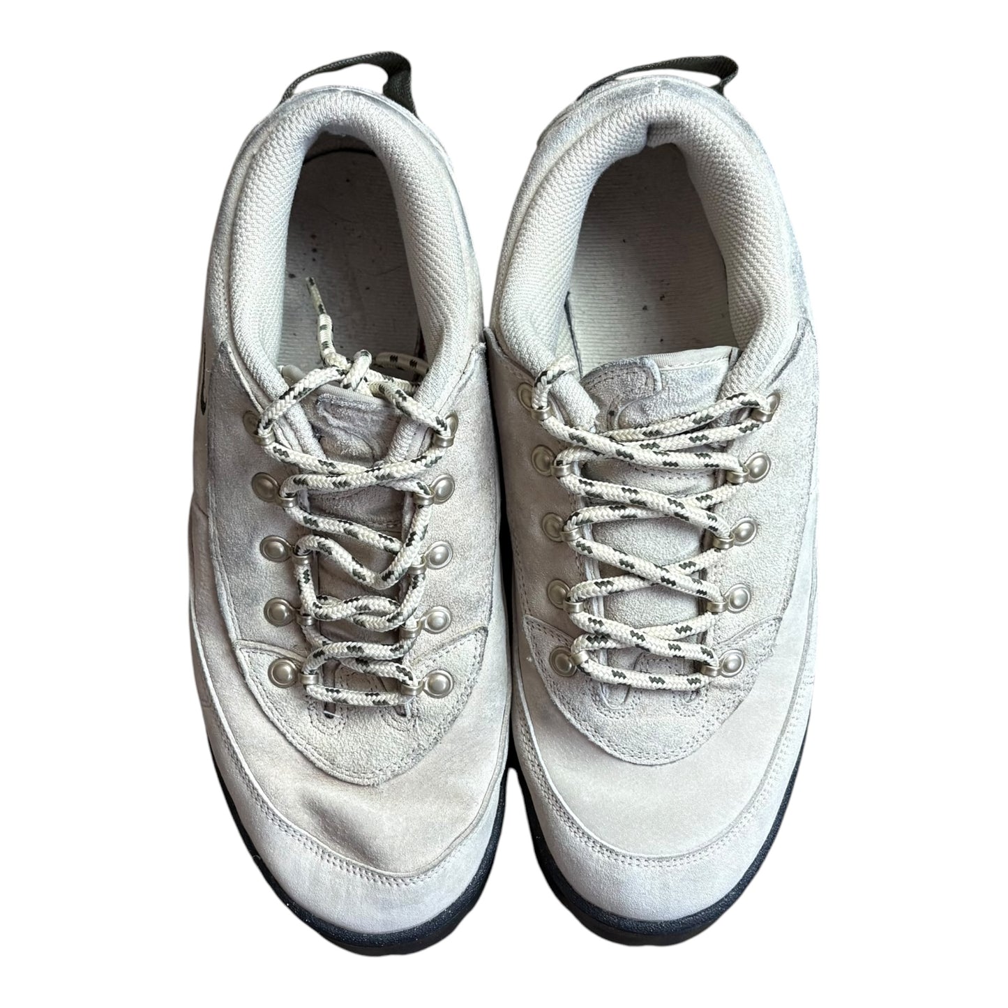 Nike lahar low beige (UK7.5)