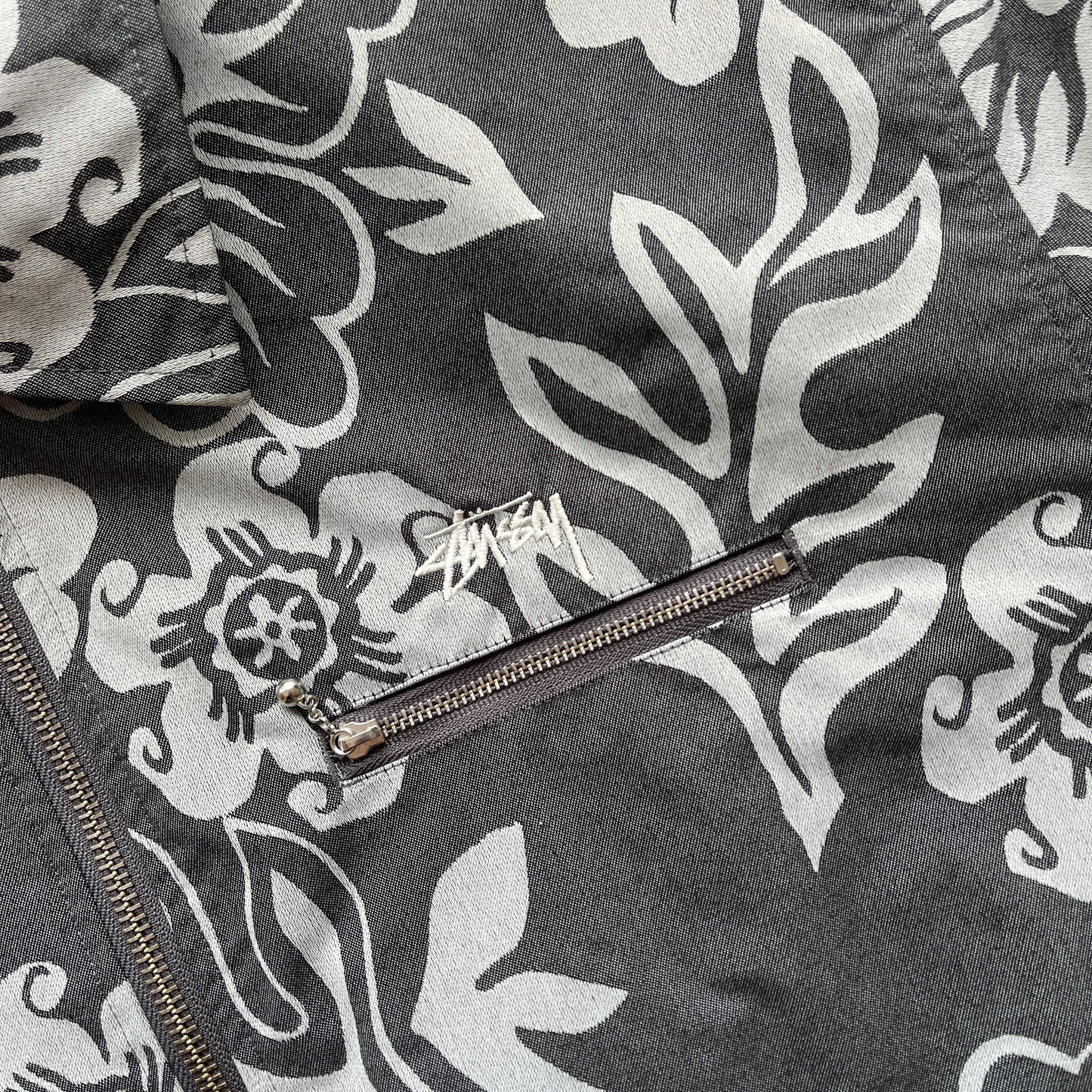 Stussy grey / white floral print jacket (L)