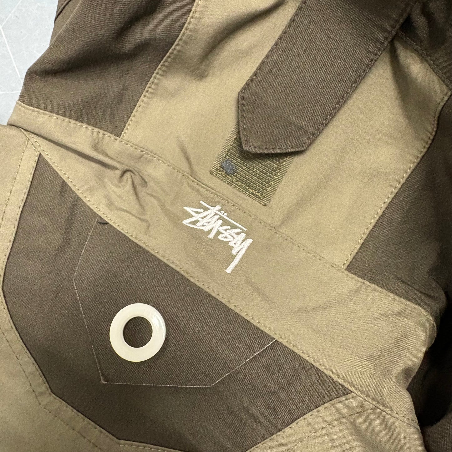 Stussy GORETEX olive windbreaker (XL)