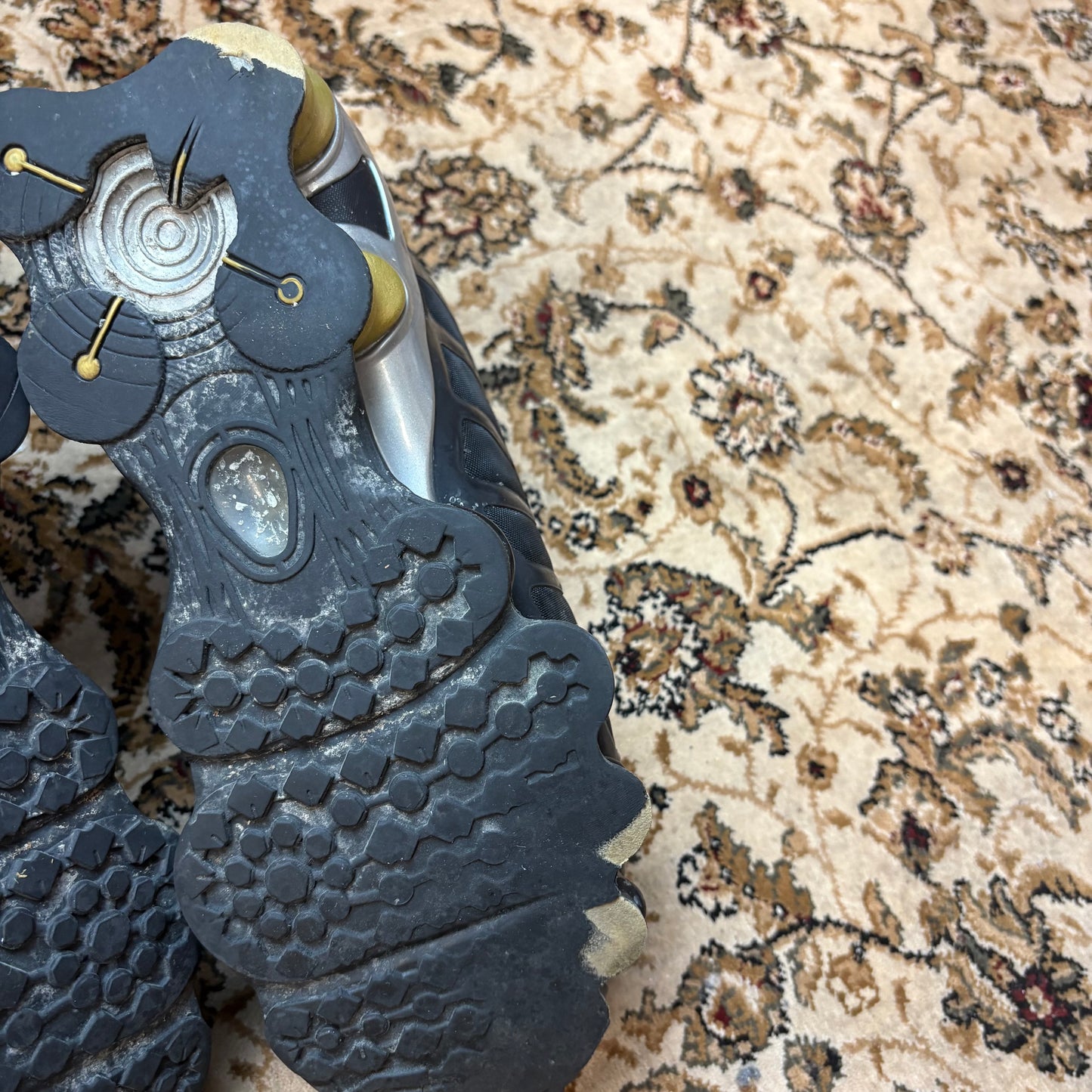 Nike neymar shox black/gold (UK8)