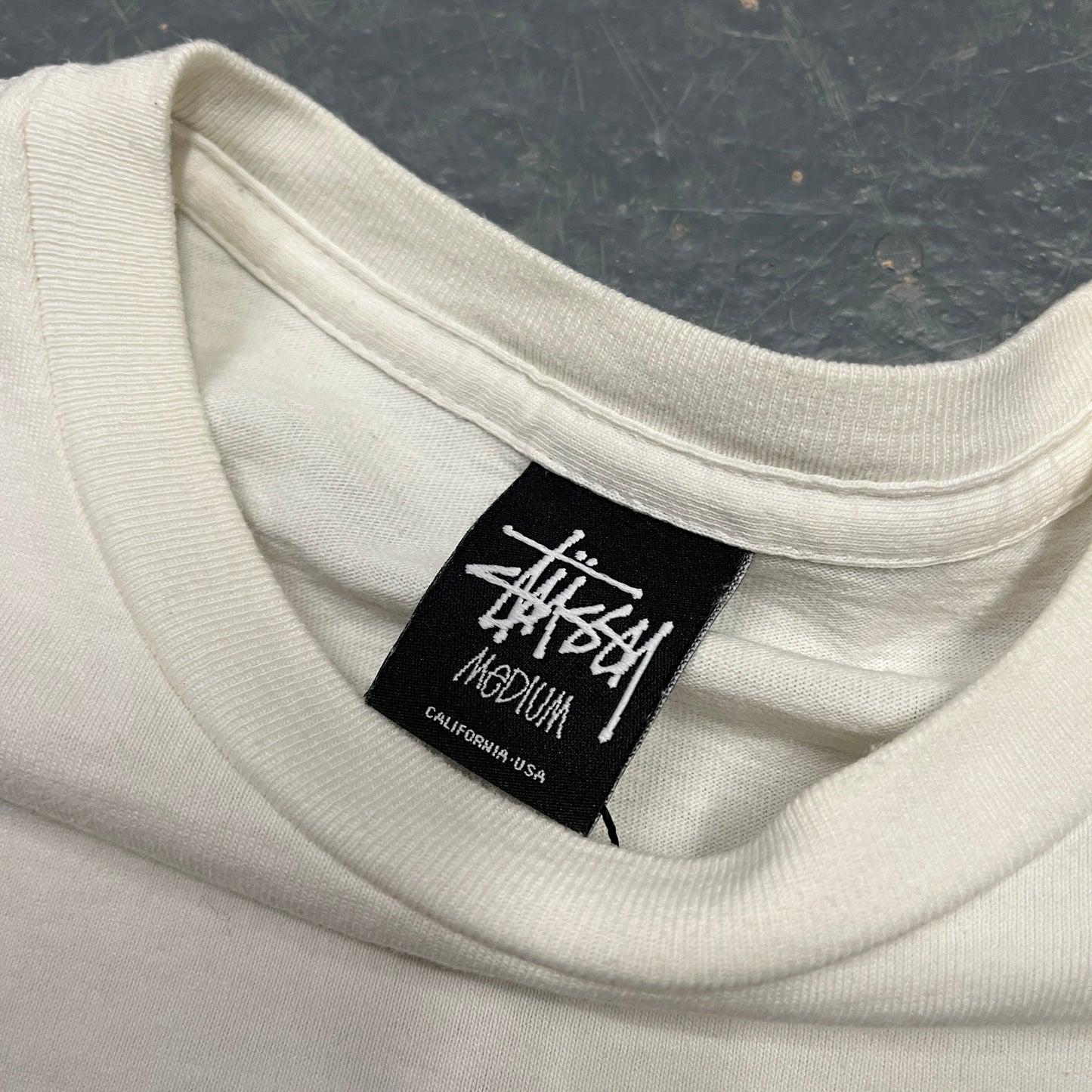 Stussy white old skool kickin it tee (M)