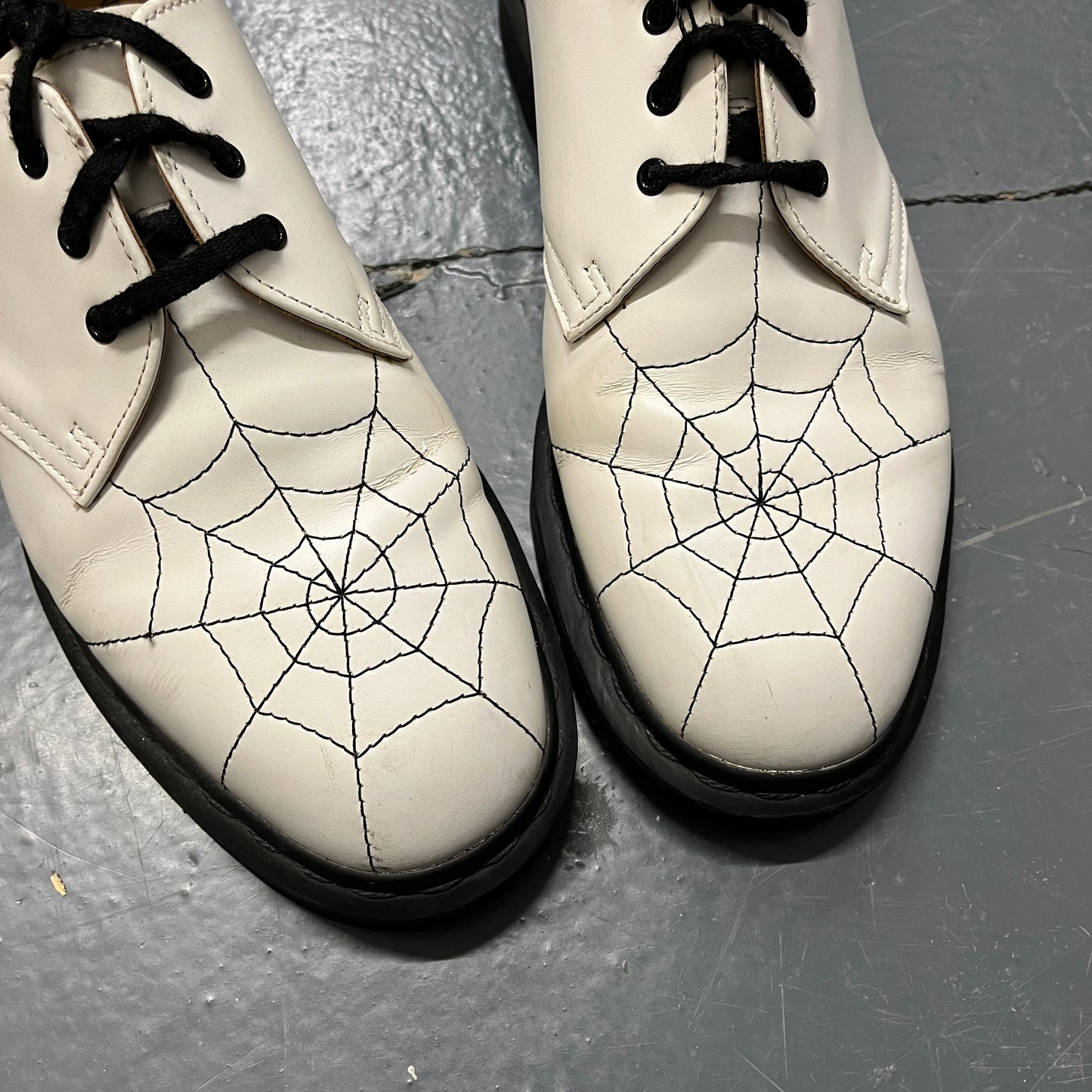 Supreme X Dr martens white cobweb (UK8)