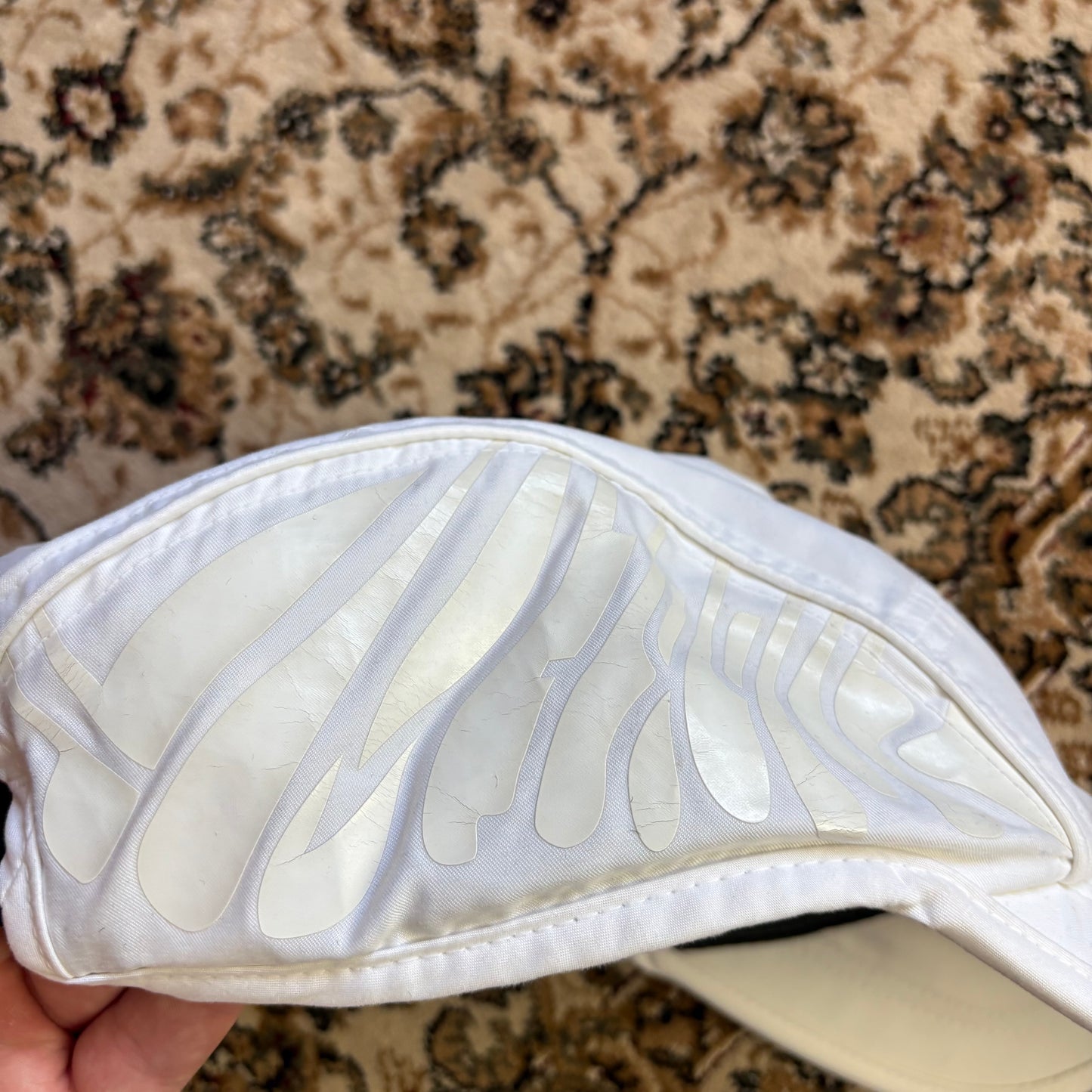 Nike Supreme TN white hat