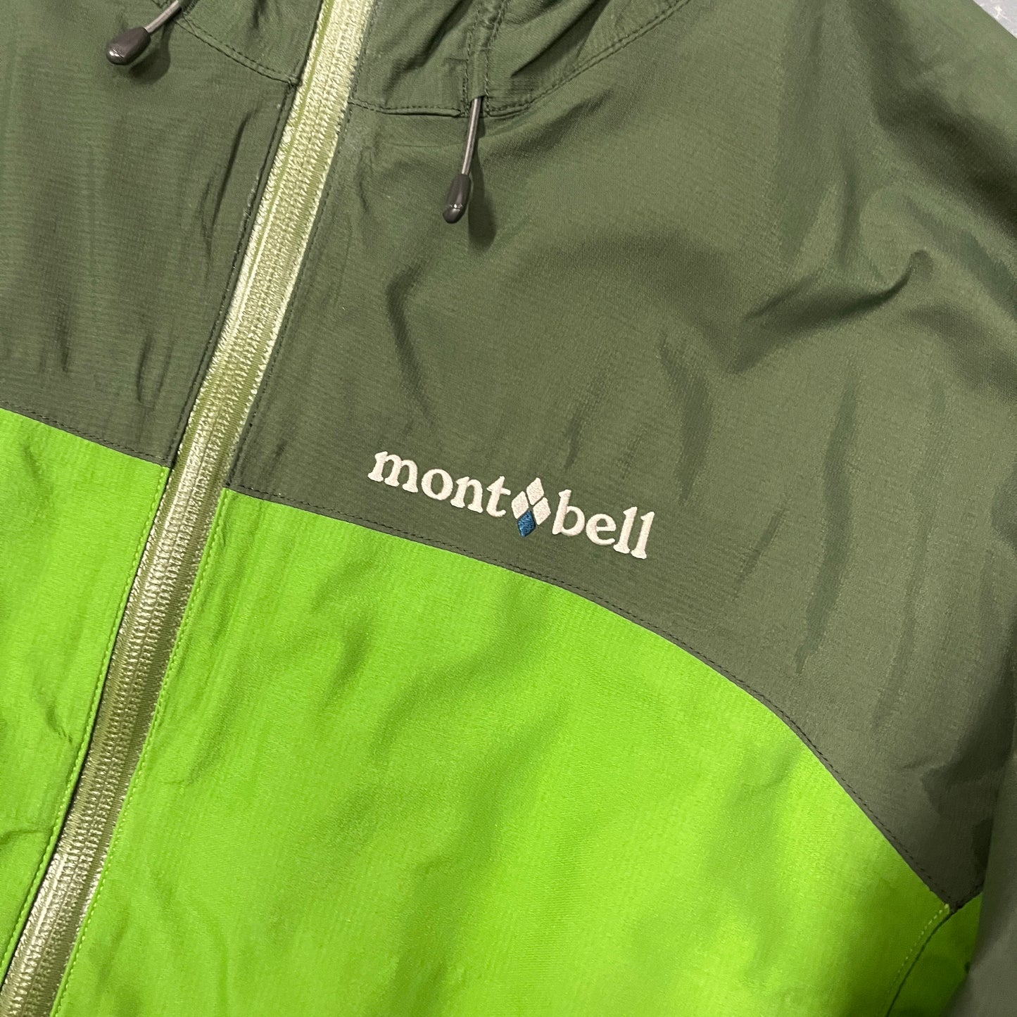 Montbell two tone green shell jacket (S)