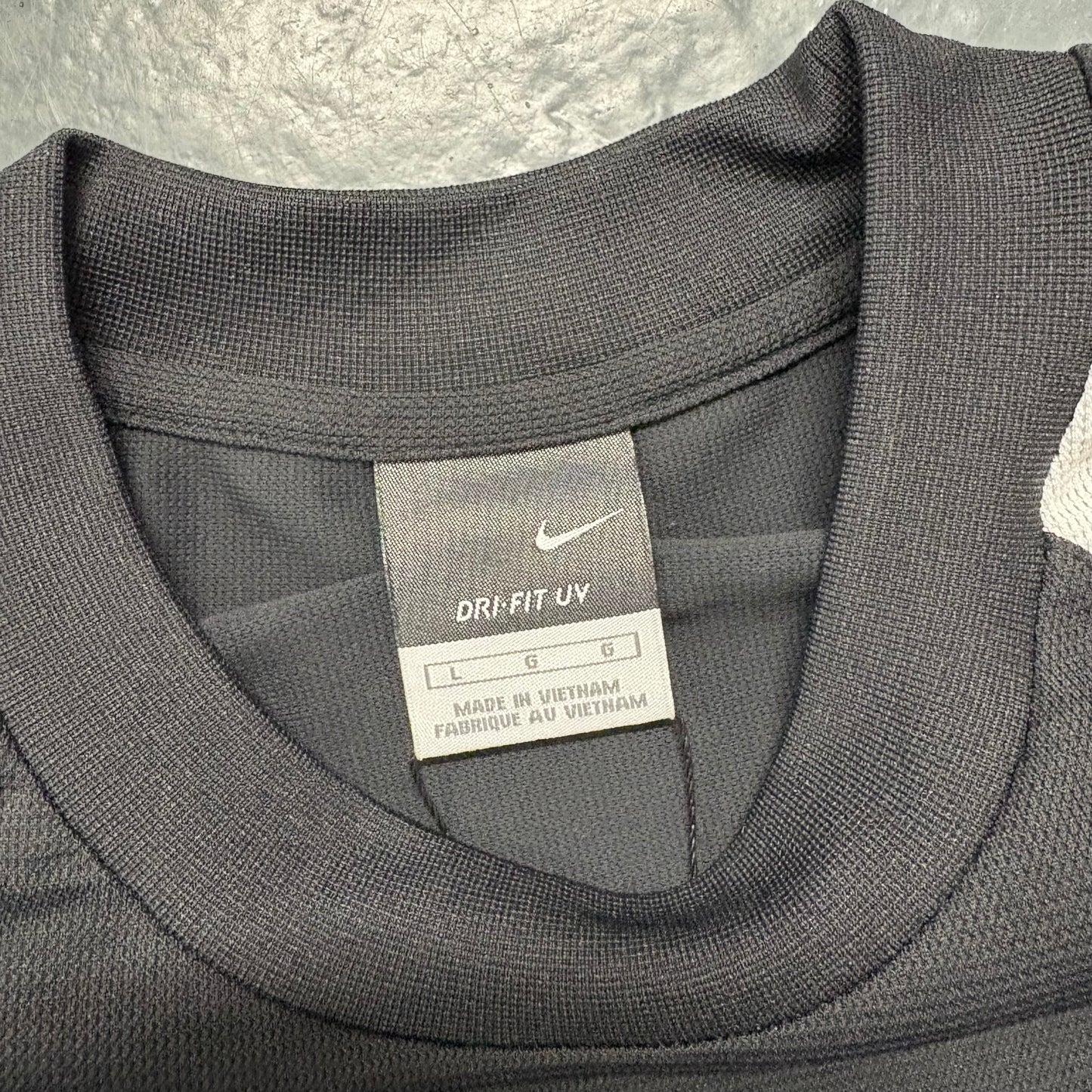 Nike black / white tech t-shirt (L)