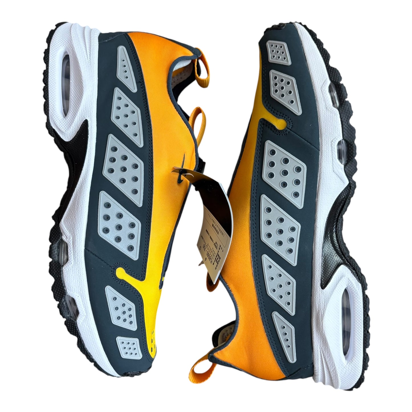 Nike Sunder canyon gold BNWT (UK7.5)