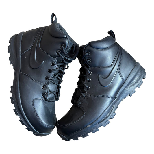 Nike Manoa black boot (UK8)