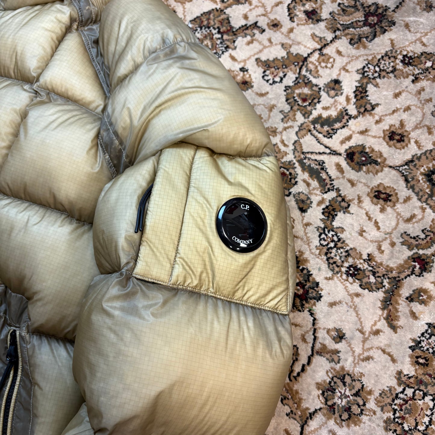 CP Company DD shell beige puffer (L)