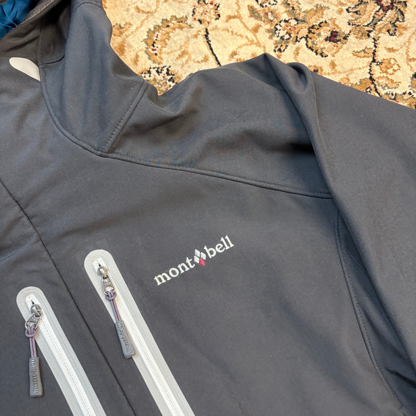 Montbell black shell jacket (M)