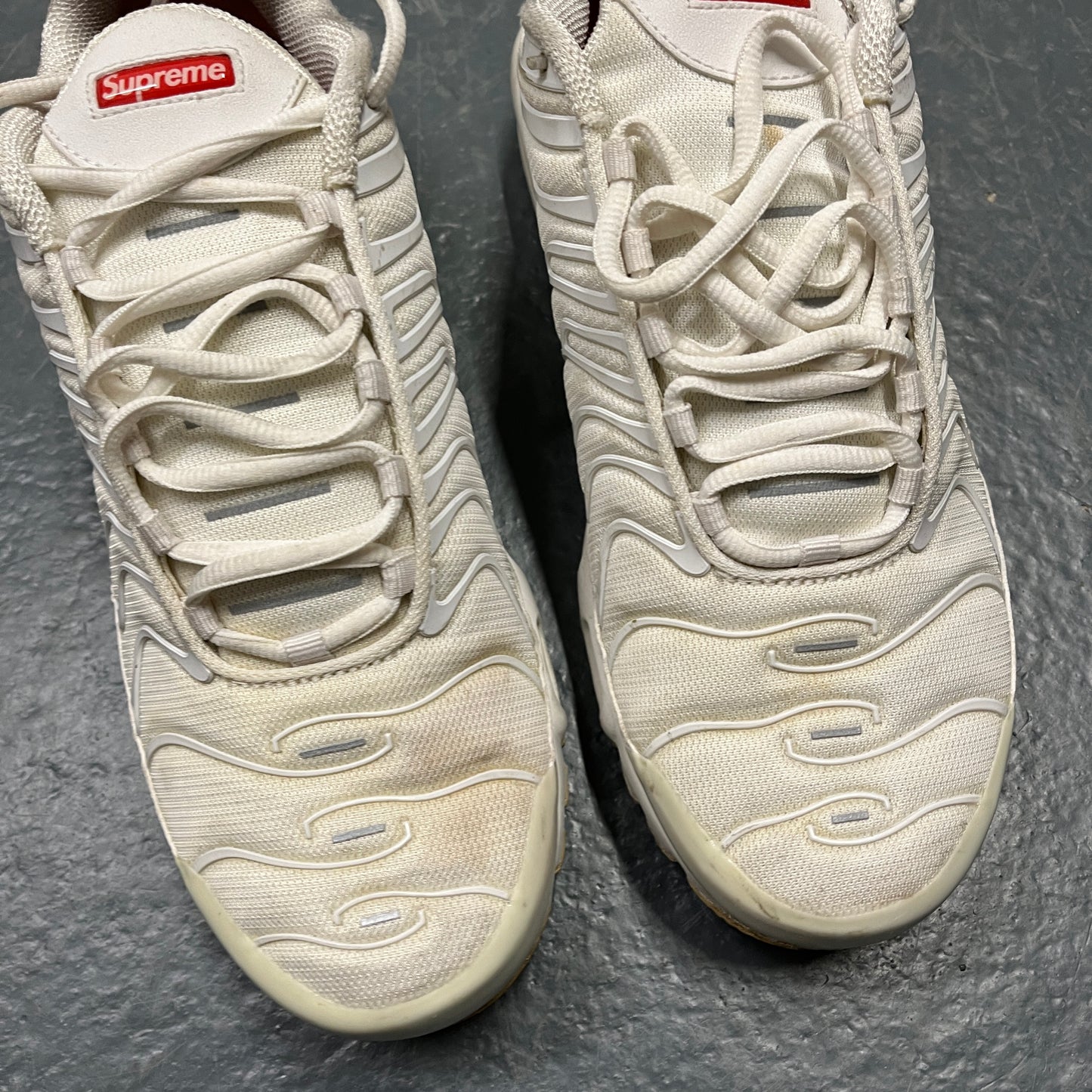 Nike supreme air max plus TN white (UK7.5)