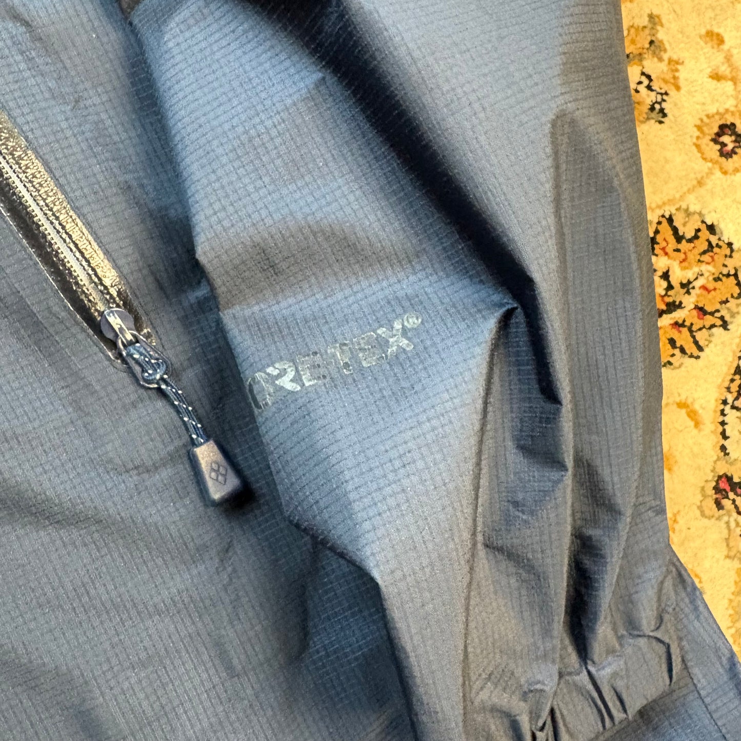 Montbell navy blue GoreTex shell jacket (XS)