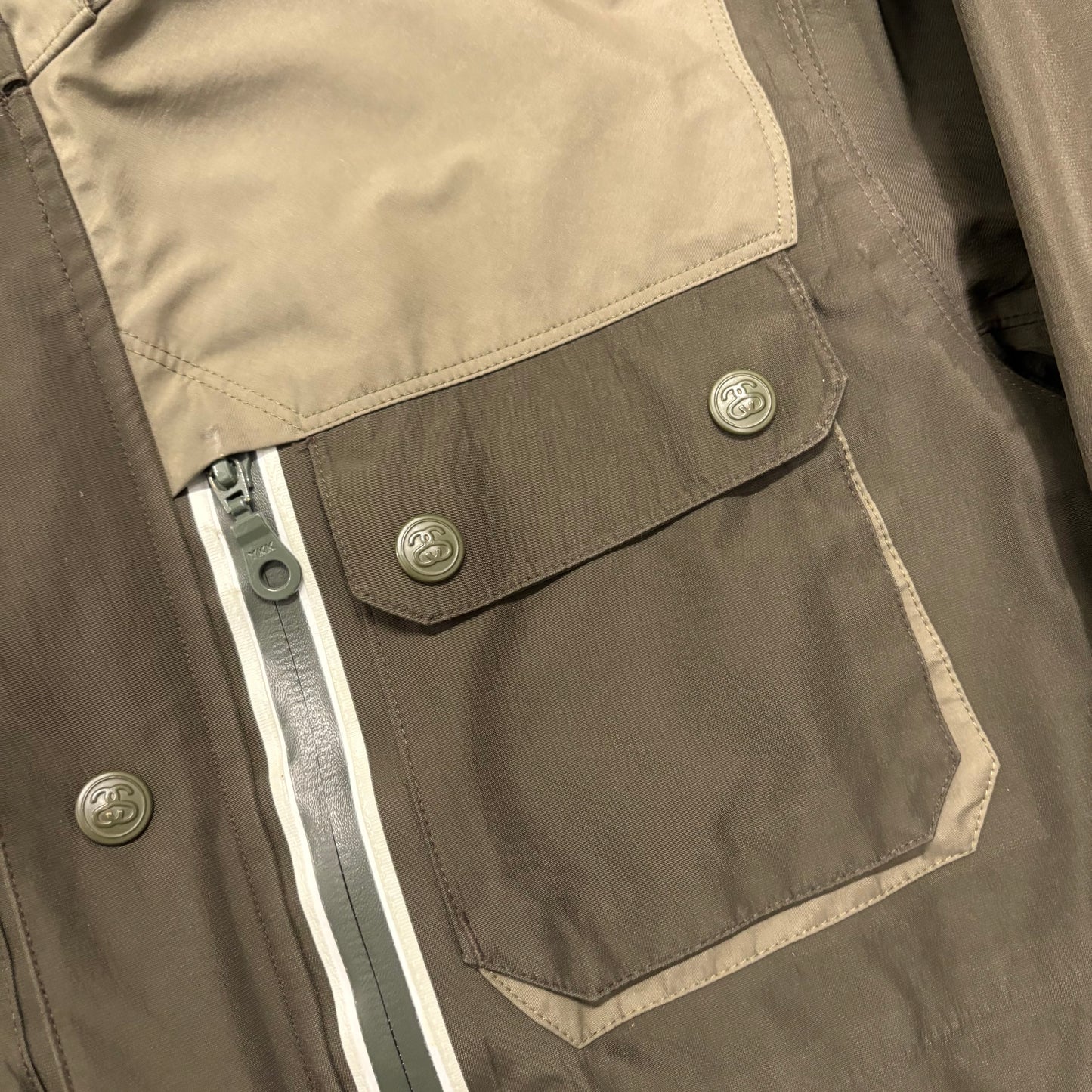 Stussy GORETEX olive windbreaker (XL)