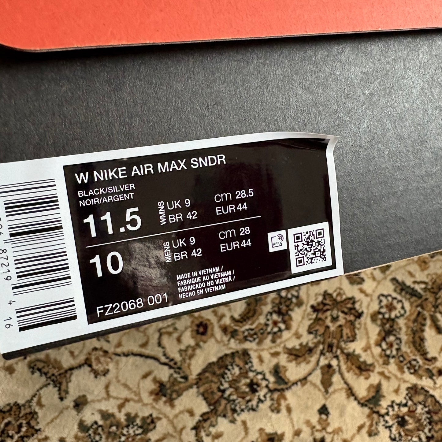 Nike air max Sunder black BNWT (UK9)