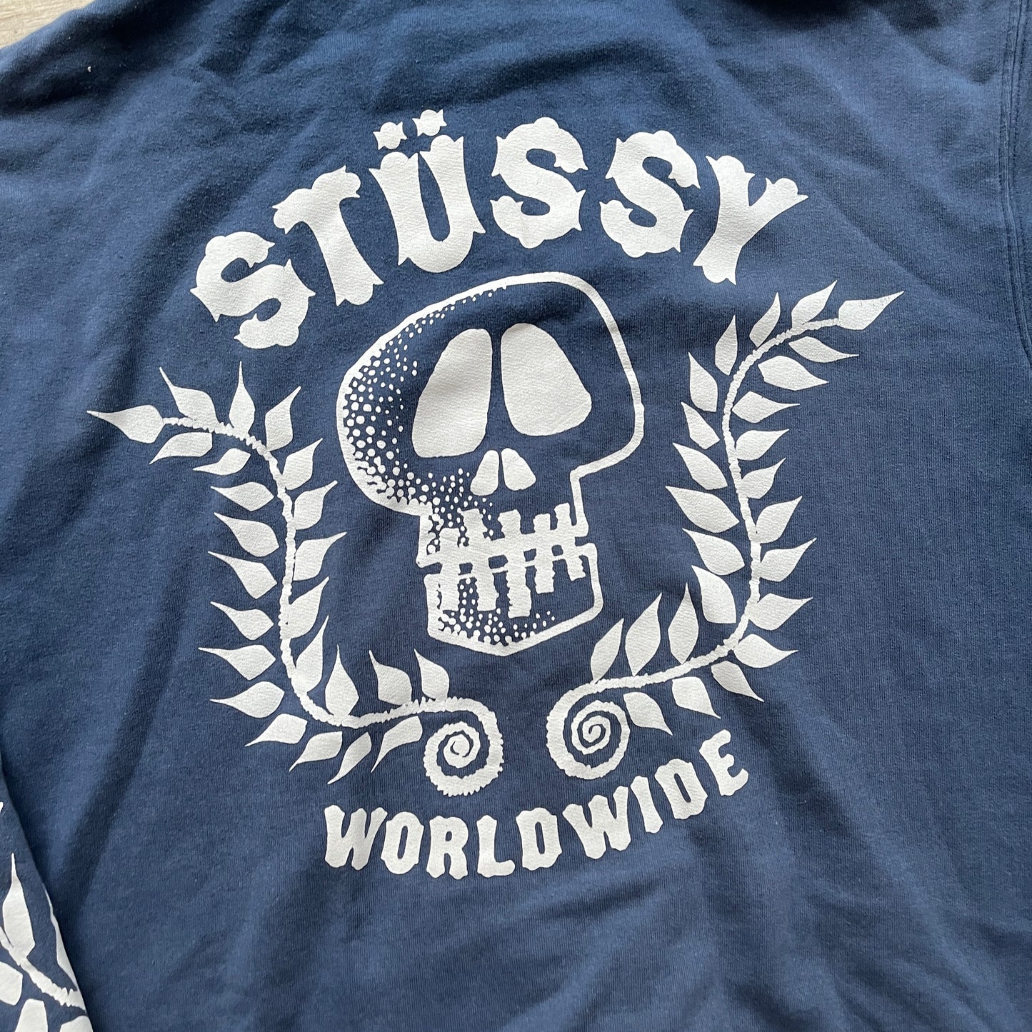 Stussy worldwide blue skull zipup (L)