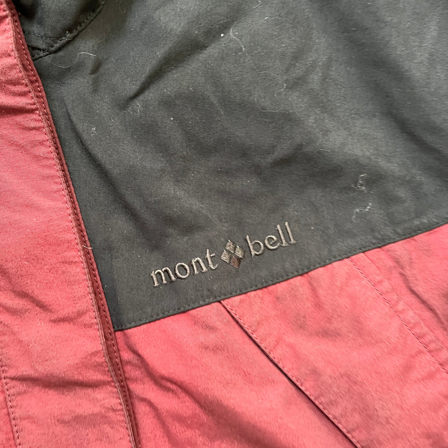 Montbell black/burgundy shell jacket (M)