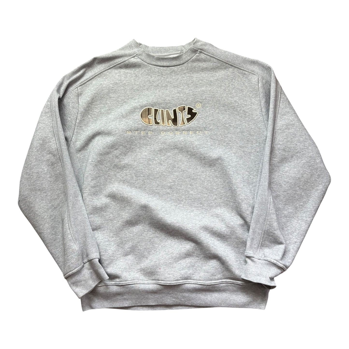 Clint’s grey sweatshirt (XL)