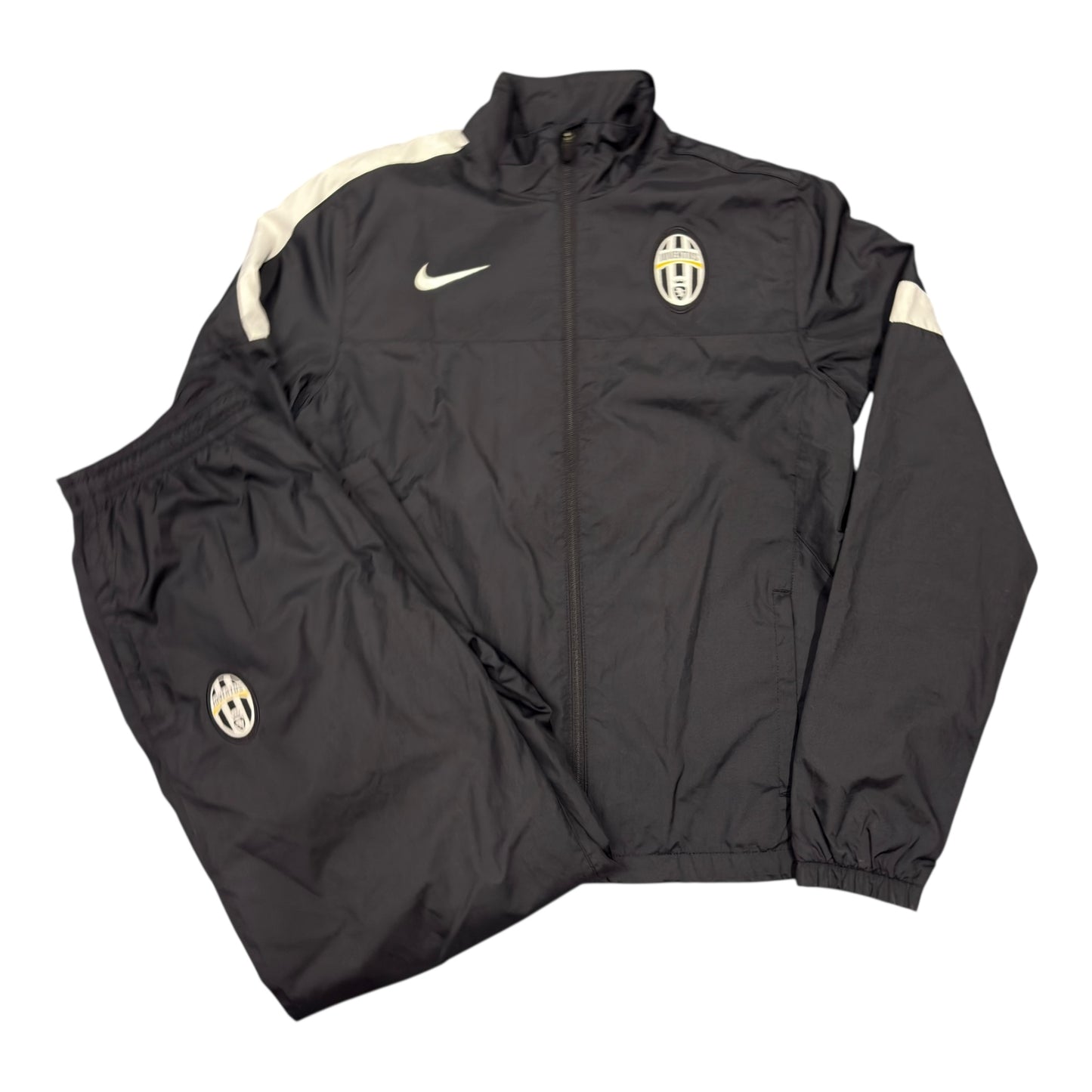 Nike Juventus full tracksuit (all size medium)