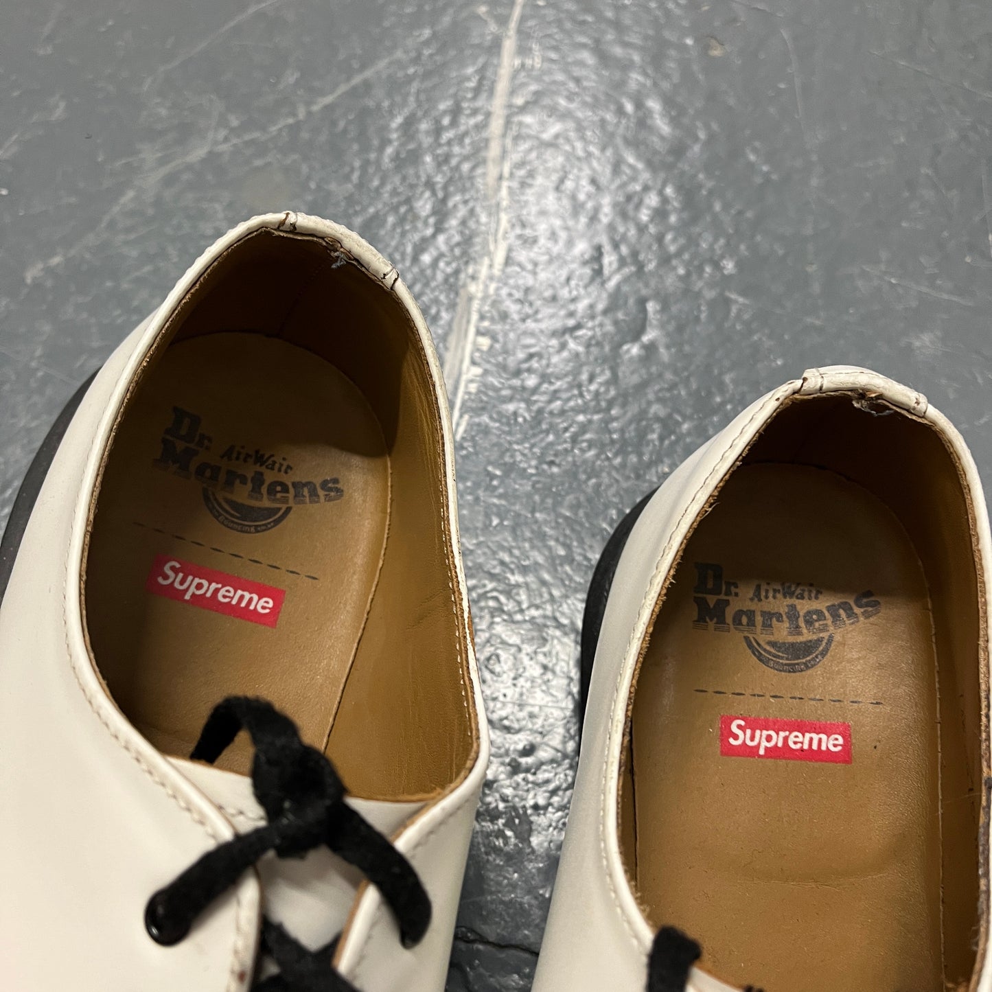 Supreme X Dr martens white cobweb (UK8)