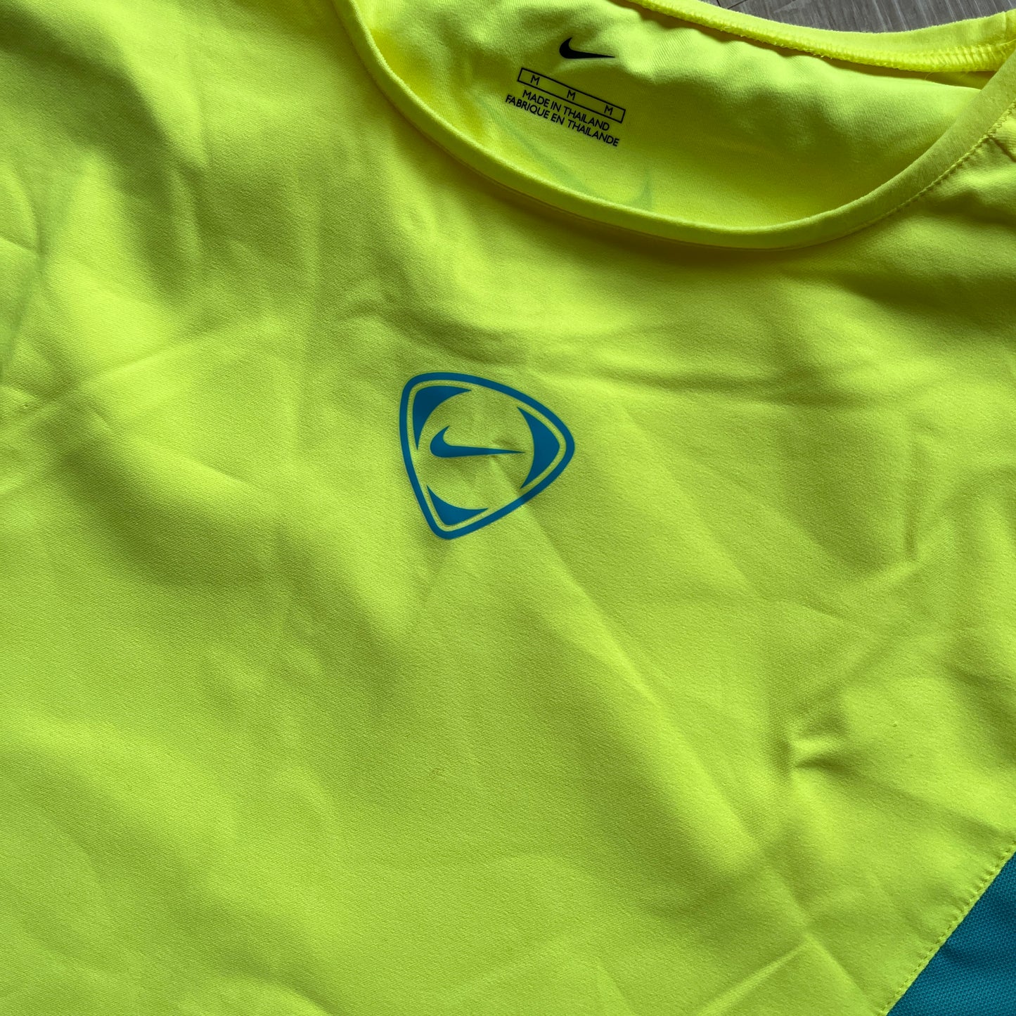 Nike 90s yellow training top (M)