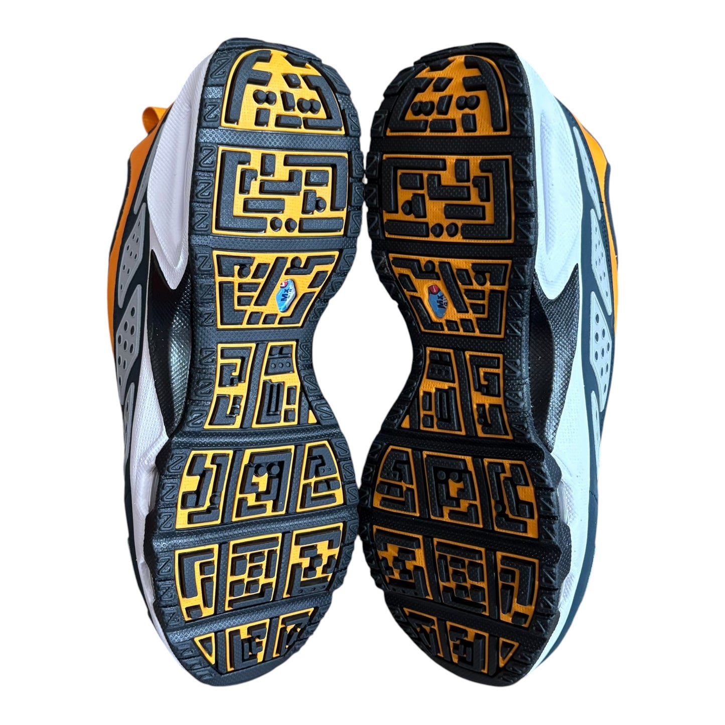 Nike Sunder canyon gold BNWT (UK7.5)
