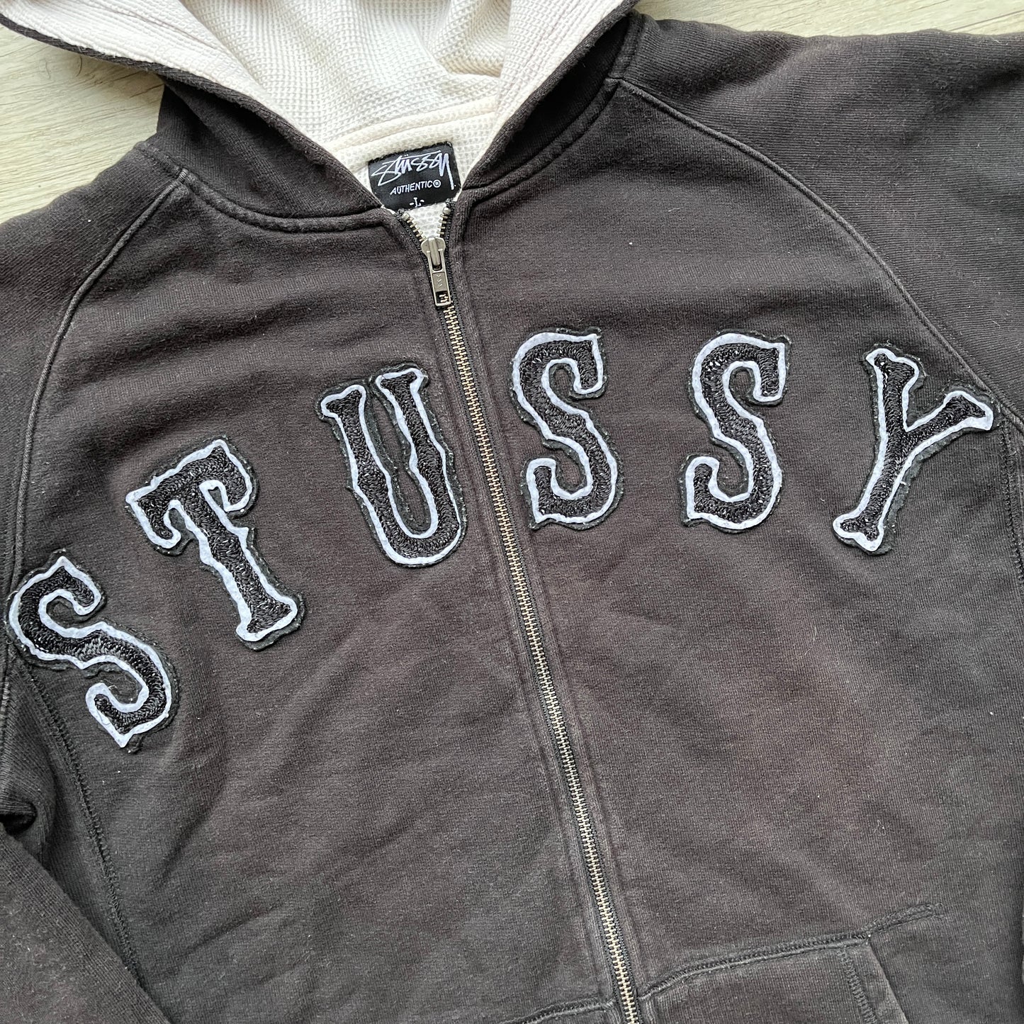 Stussy black 2005 spellout zipup (XL)